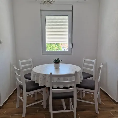 Apartment Nisic *