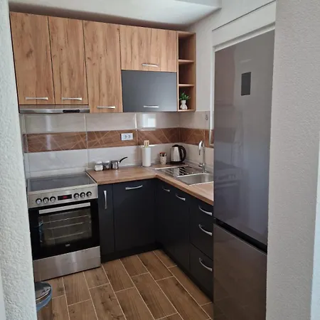 Nisic Apartment *